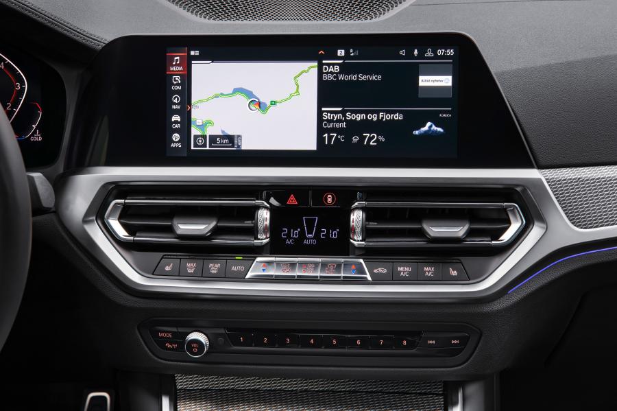 Детали интерьера BMW 330i M Sport (G20) 2019 года  (WW) (фото 37 из 284)